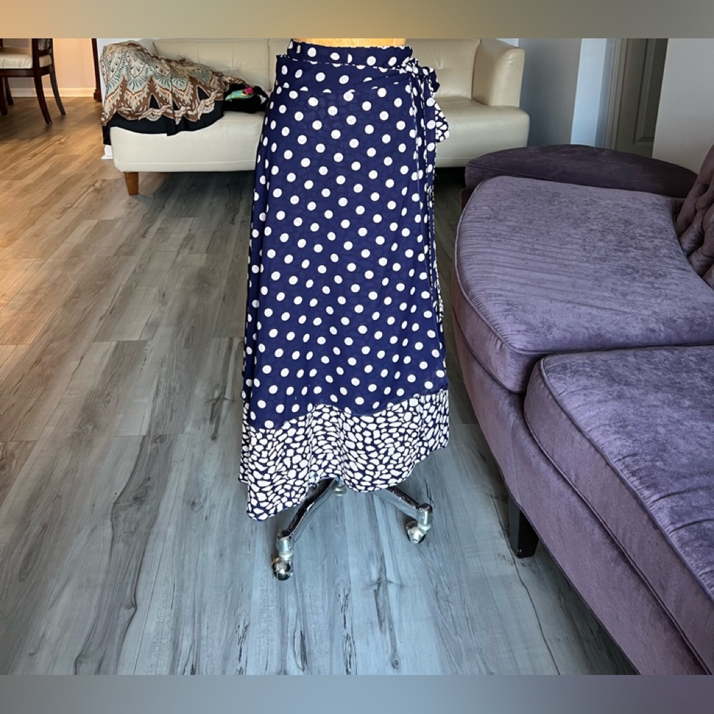Large reversible wrap skirt